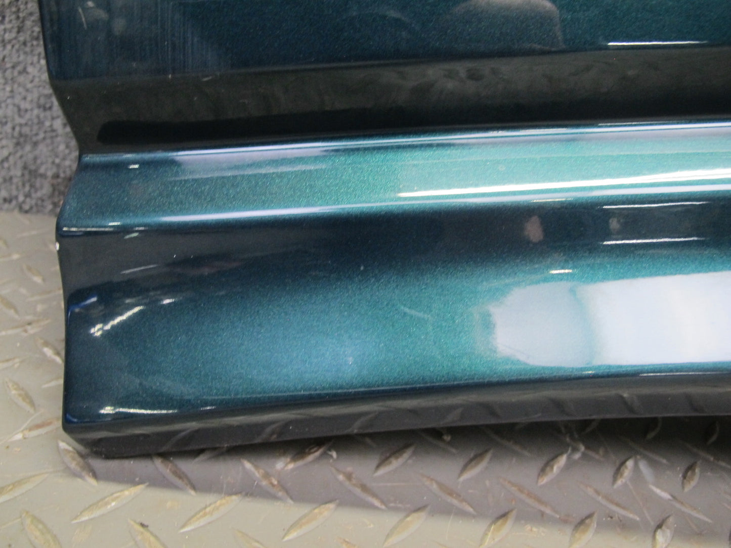 99-03 VW Eurovan T4 Front Right Fender Shell Panel Green Pearl OEM