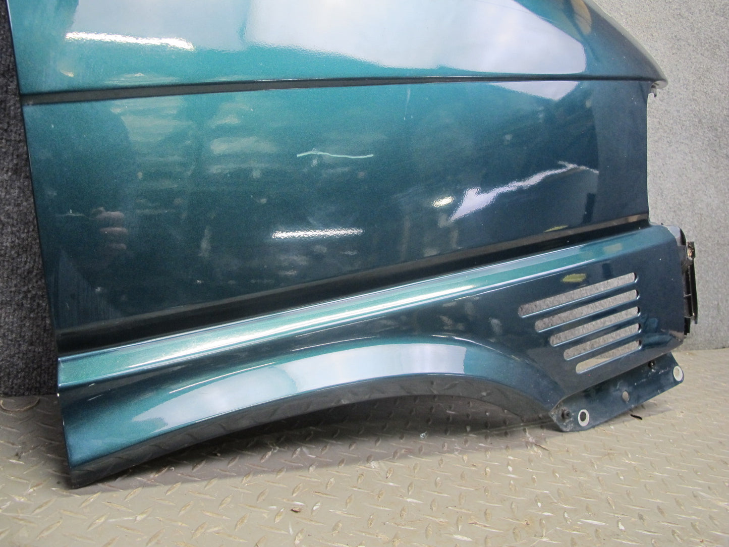 99-03 VW Eurovan T4 Front Right Fender Shell Panel Green Pearl OEM