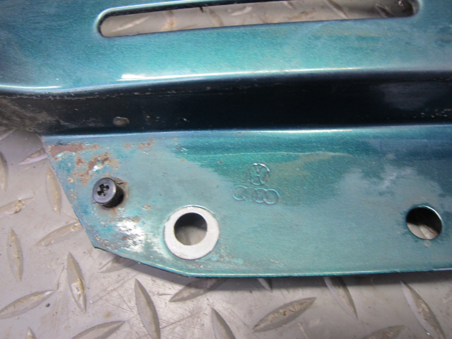 99-03 VW Eurovan T4 Front Right Fender Shell Panel Green Pearl OEM