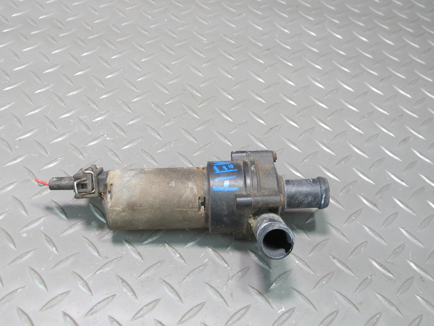 00-03 VW Eurovan T4 2.8L Engine Coolant Auxiliary AUX Water Pump OEM