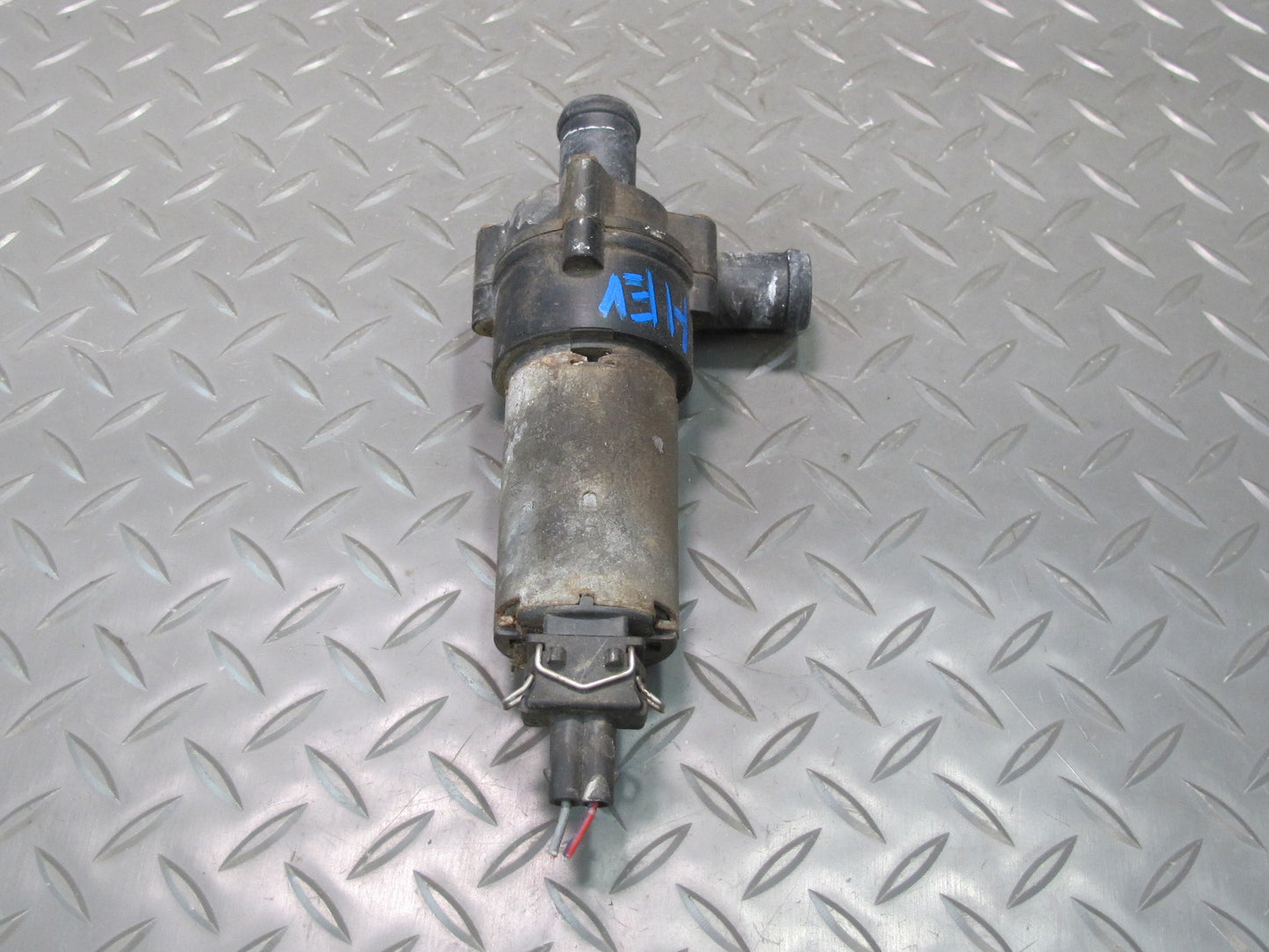 00-03 VW Eurovan T4 2.8L Engine Coolant Auxiliary AUX Water Pump OEM