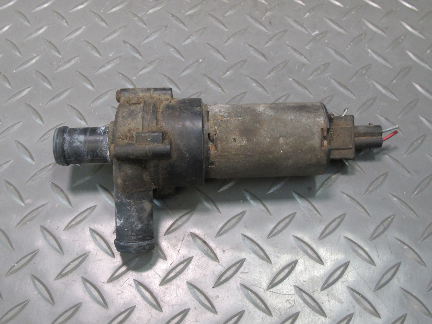 00-03 VW Eurovan T4 2.8L Engine Coolant Auxiliary AUX Water Pump OEM