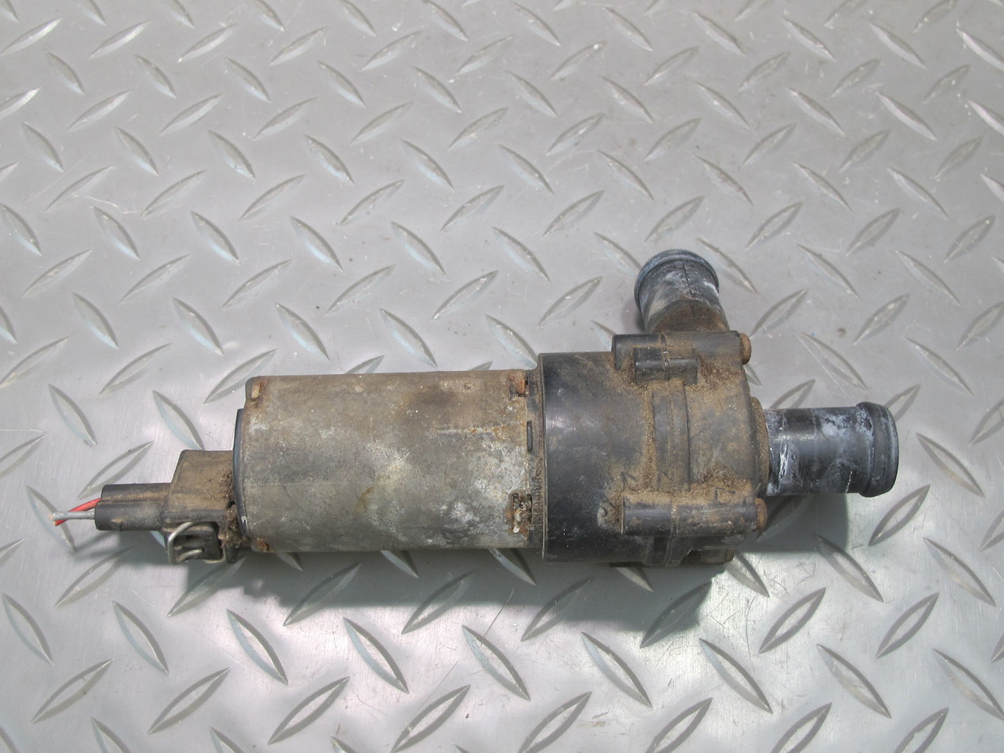 00-03 VW Eurovan T4 2.8L Engine Coolant Auxiliary AUX Water Pump OEM