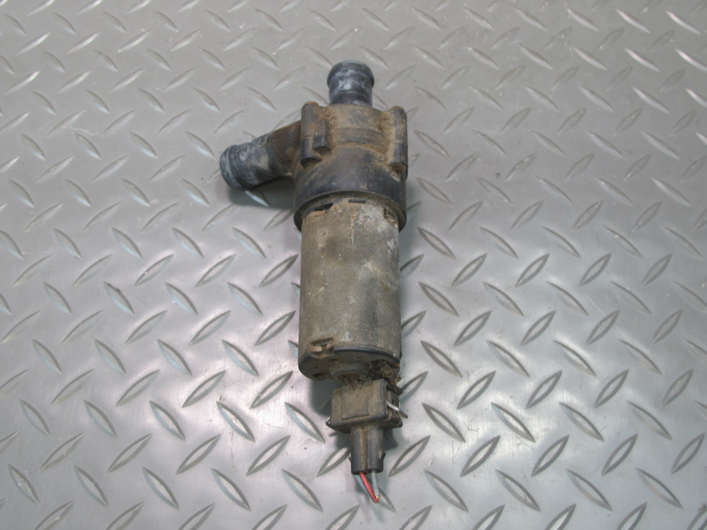 00-03 VW Eurovan T4 2.8L Engine Coolant Auxiliary AUX Water Pump OEM