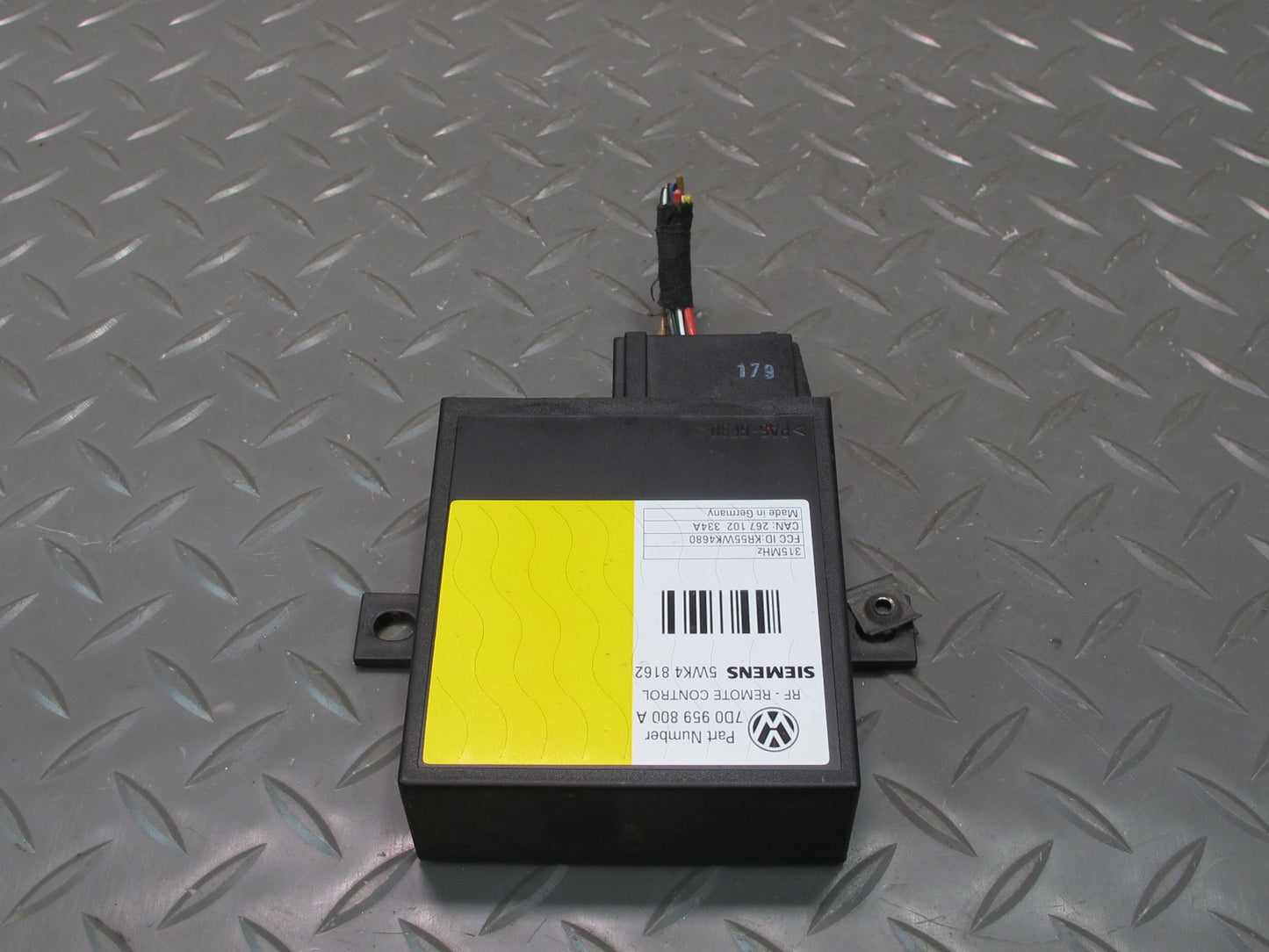 99-03 VW Eurovan T4 Keyless Entry Control  Module 7D0959800A OEM