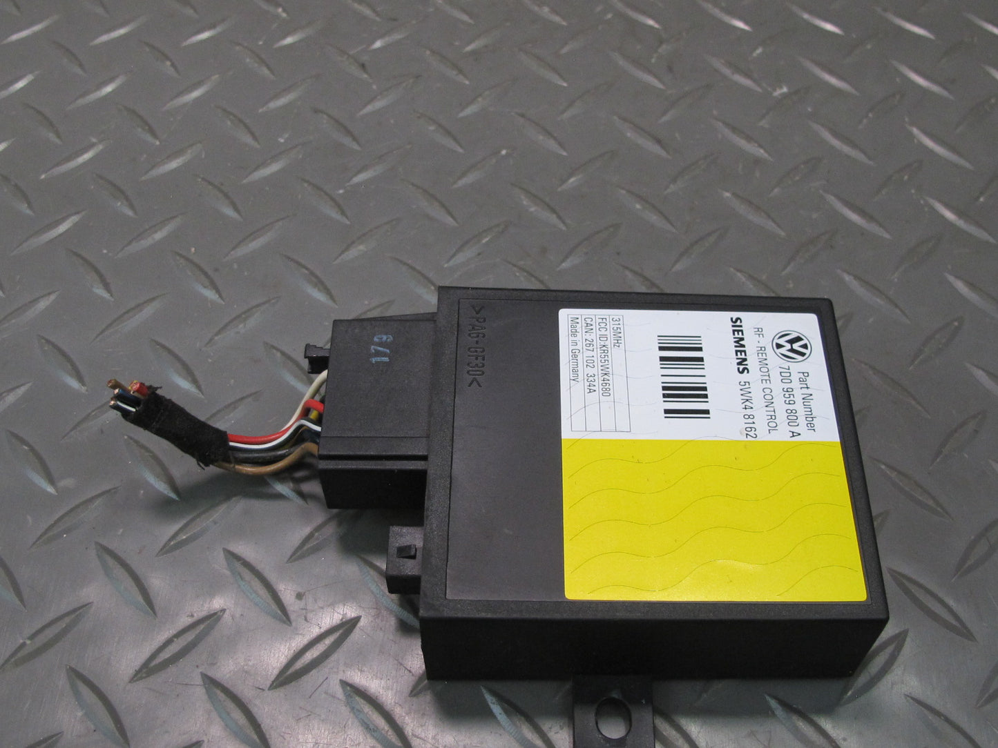 99-03 VW Eurovan T4 Keyless Entry Control  Module 7D0959800A OEM