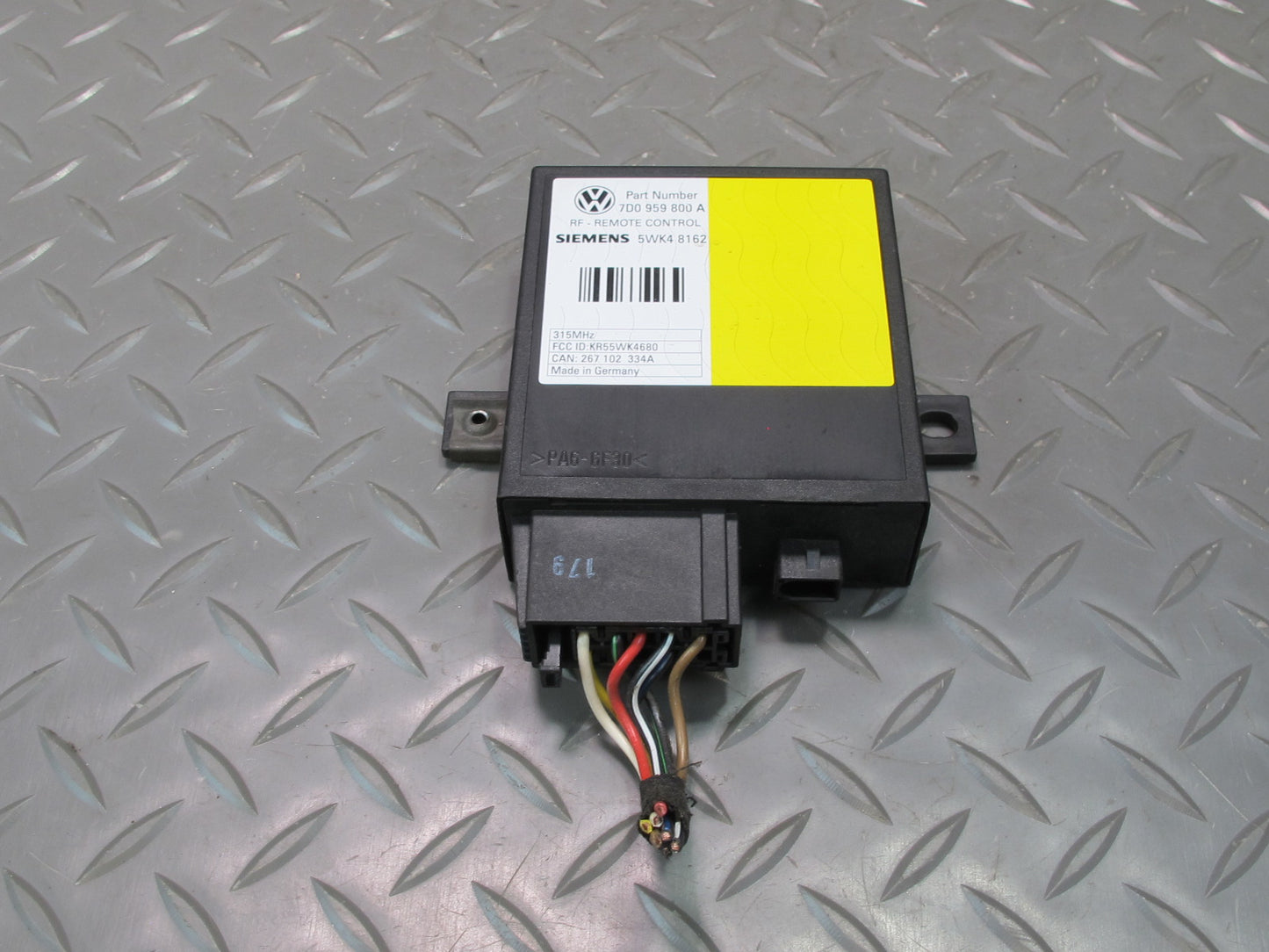 99-03 VW Eurovan T4 Keyless Entry Control  Module 7D0959800A OEM