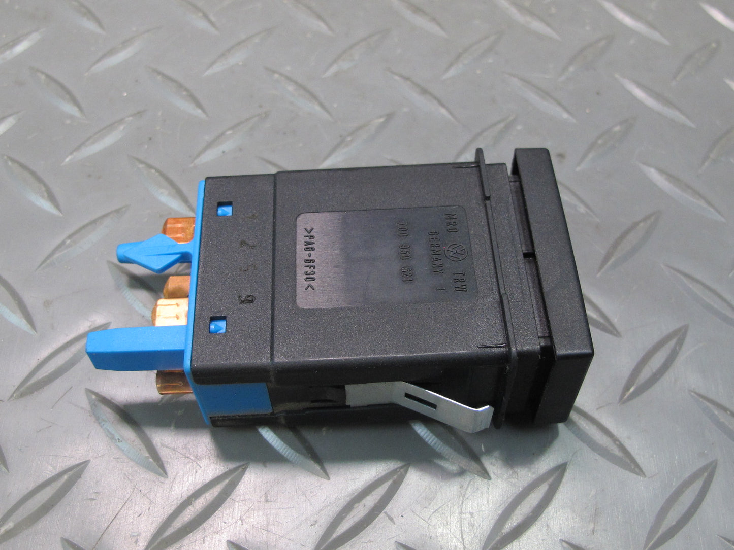 99-03 VW Eurovan T4 Rear Window Defrost Control Button Switch 7D0959621 OEM