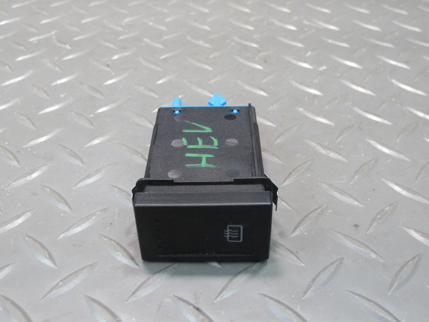 99-03 VW Eurovan T4 Rear Window Defrost Control Button Switch 7D0959621 OEM