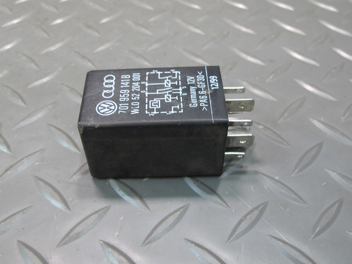 99-03 VW Eurovan T4 140 A/C Air Condition Relay Module 701959141B OEM