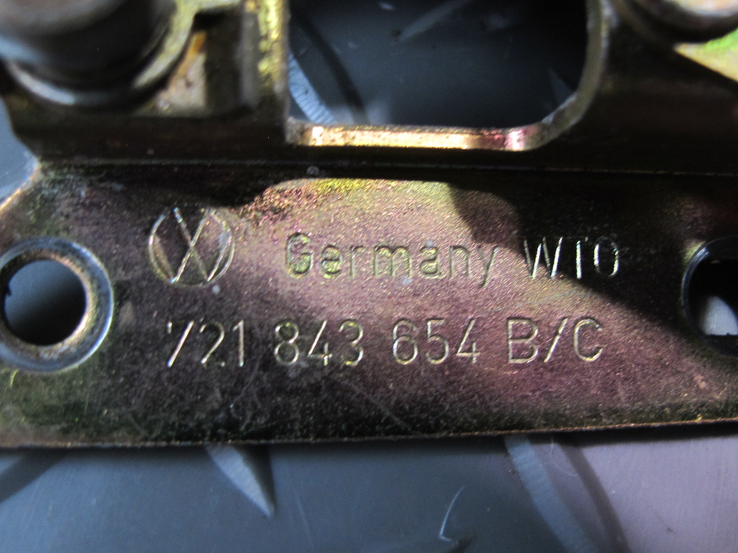 99-03 VW Eurovan T4 Right Sliding Door Lock Latch 721843654B OEM