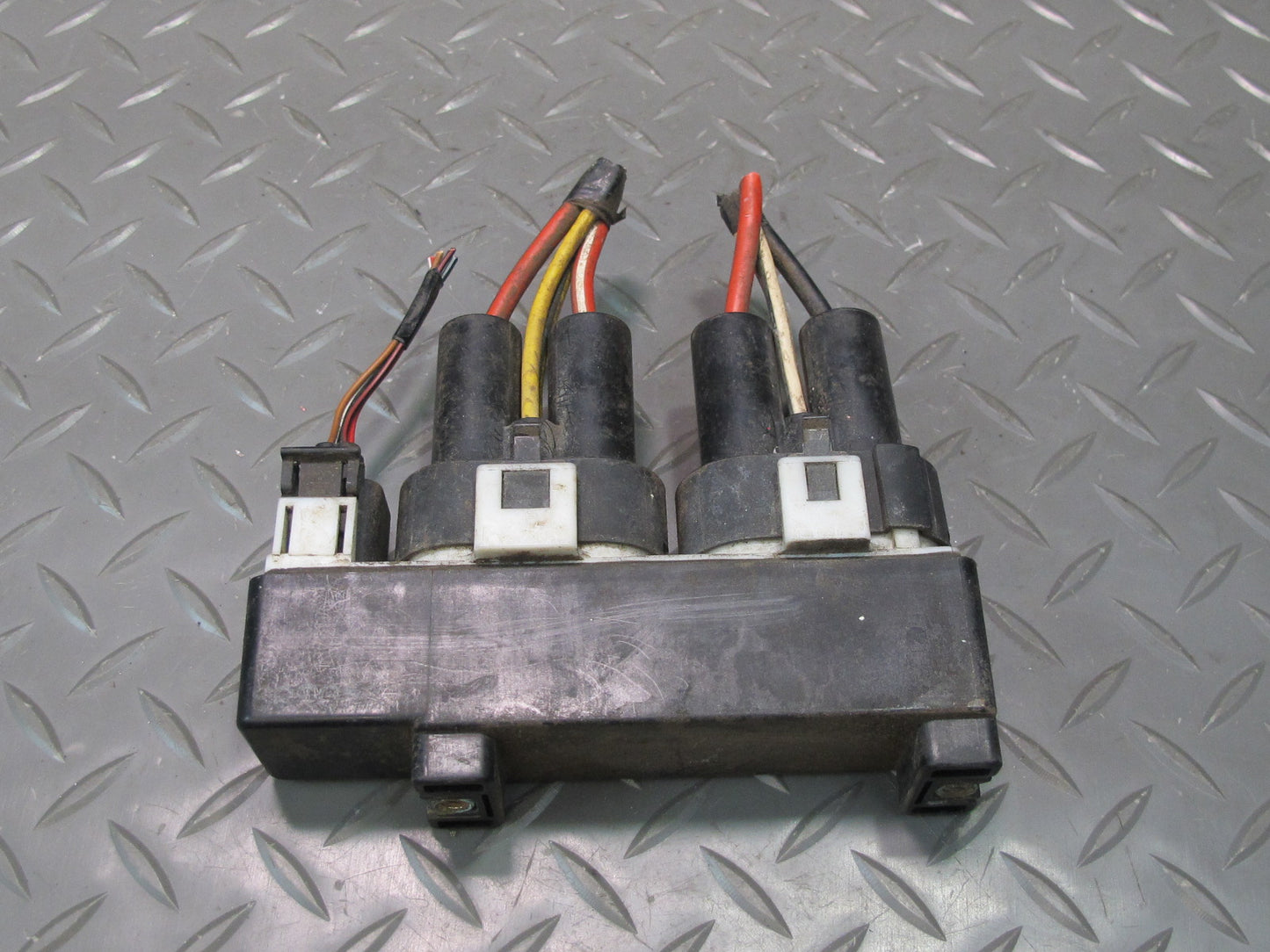 99-03 VW Eurovan T4 2.8L Engine Cooling Fan Relay Module 701919506A OEM