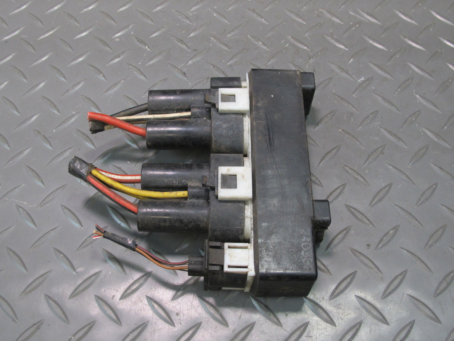 99-03 VW Eurovan T4 2.8L Engine Cooling Fan Relay Module 701919506A OEM