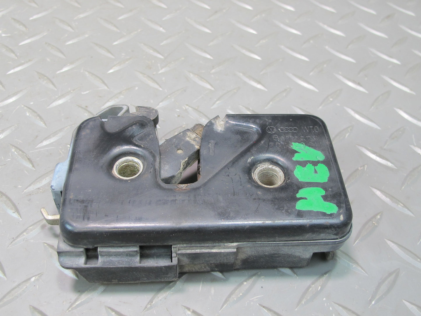 97-03 VW Eurovan T4 Rear Trunk Tailgate Hatch Lock Latch 701829211H OEM