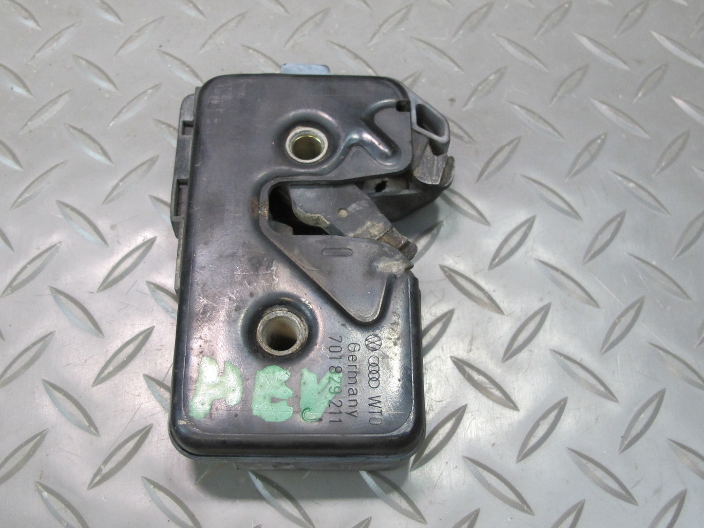 97-03 VW Eurovan T4 Rear Trunk Tailgate Hatch Lock Latch 701829211H OEM