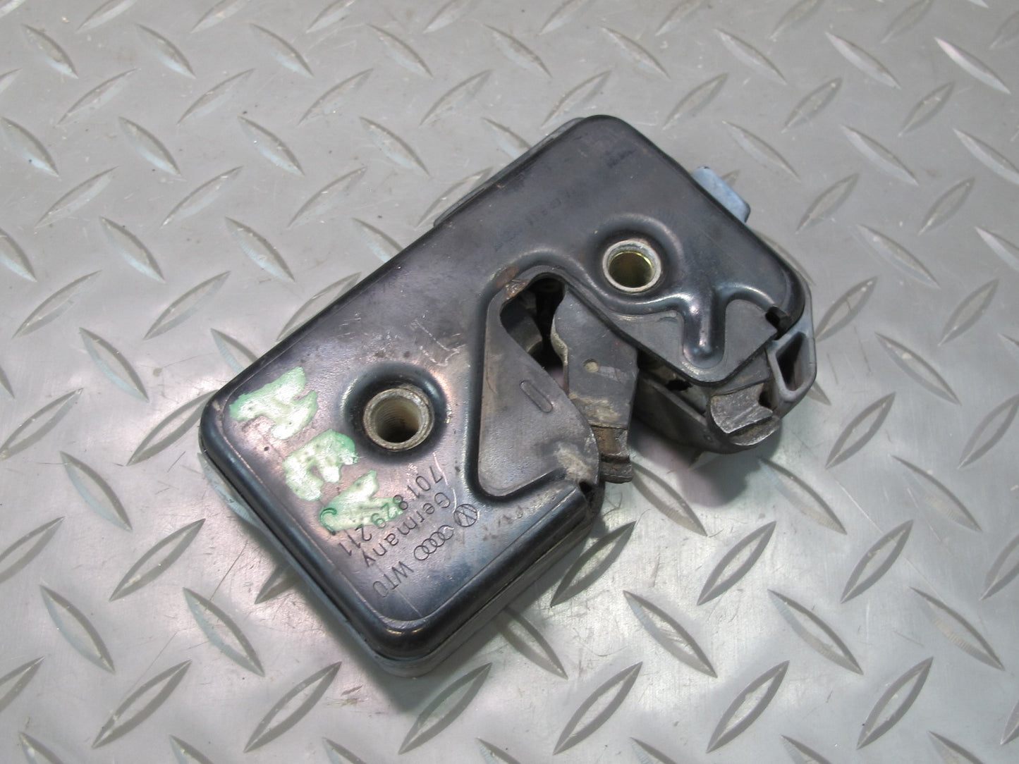 97-03 VW Eurovan T4 Rear Trunk Tailgate Hatch Lock Latch 701829211H OEM