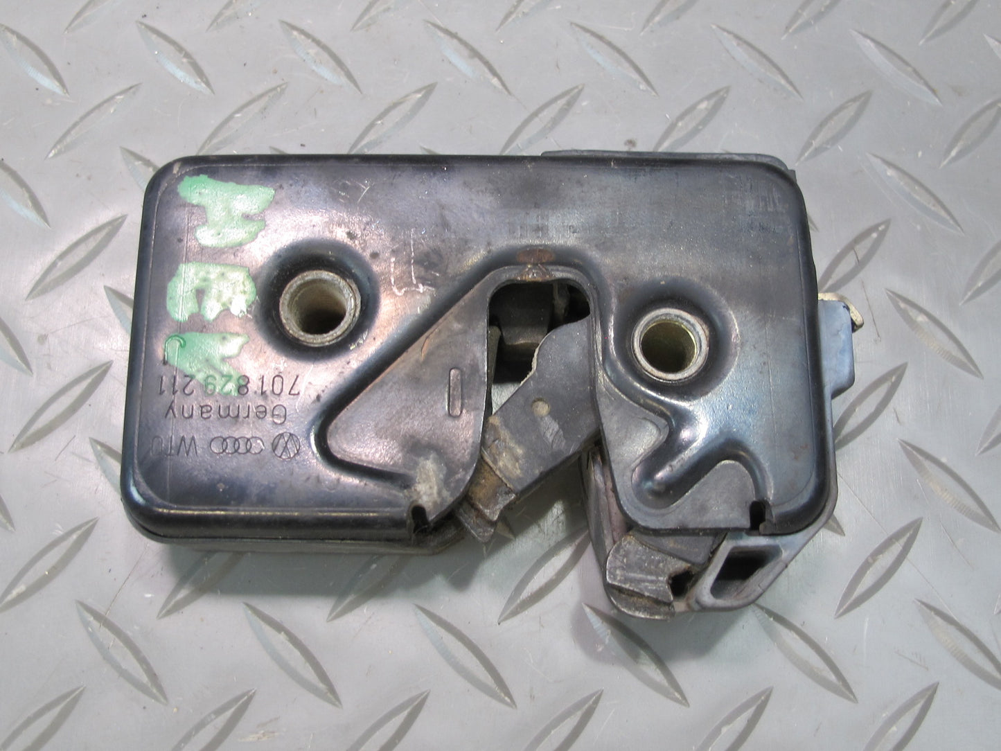 97-03 VW Eurovan T4 Rear Trunk Tailgate Hatch Lock Latch 701829211H OEM