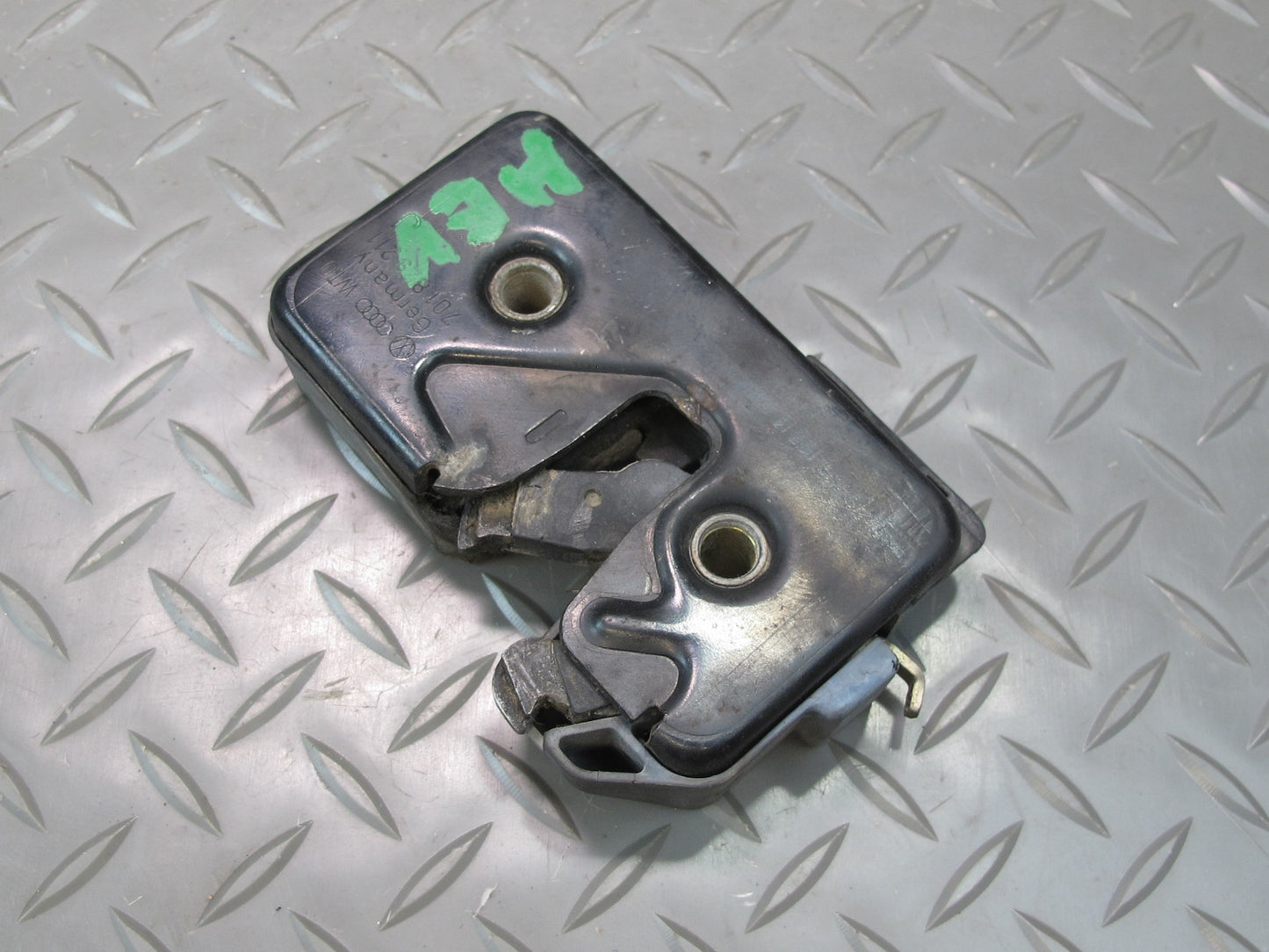 97-03 VW Eurovan T4 Rear Trunk Tailgate Hatch Lock Latch 701829211H OEM