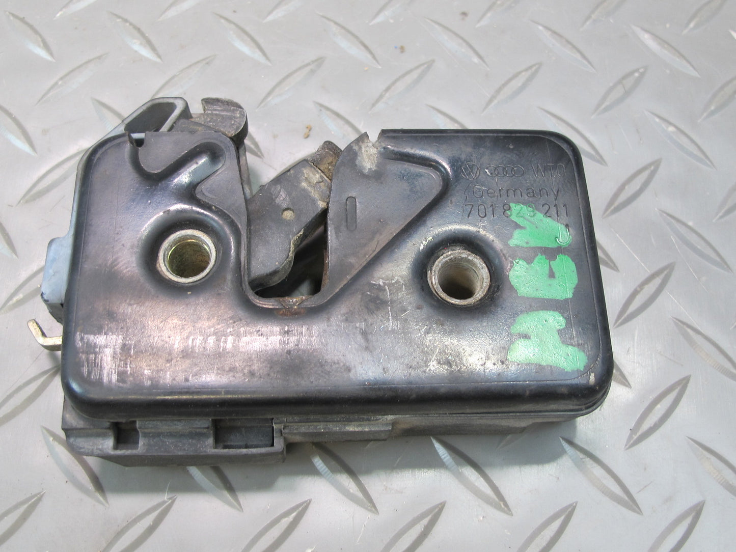 97-03 VW Eurovan T4 Rear Trunk Tailgate Hatch Lock Latch 701829211H OEM