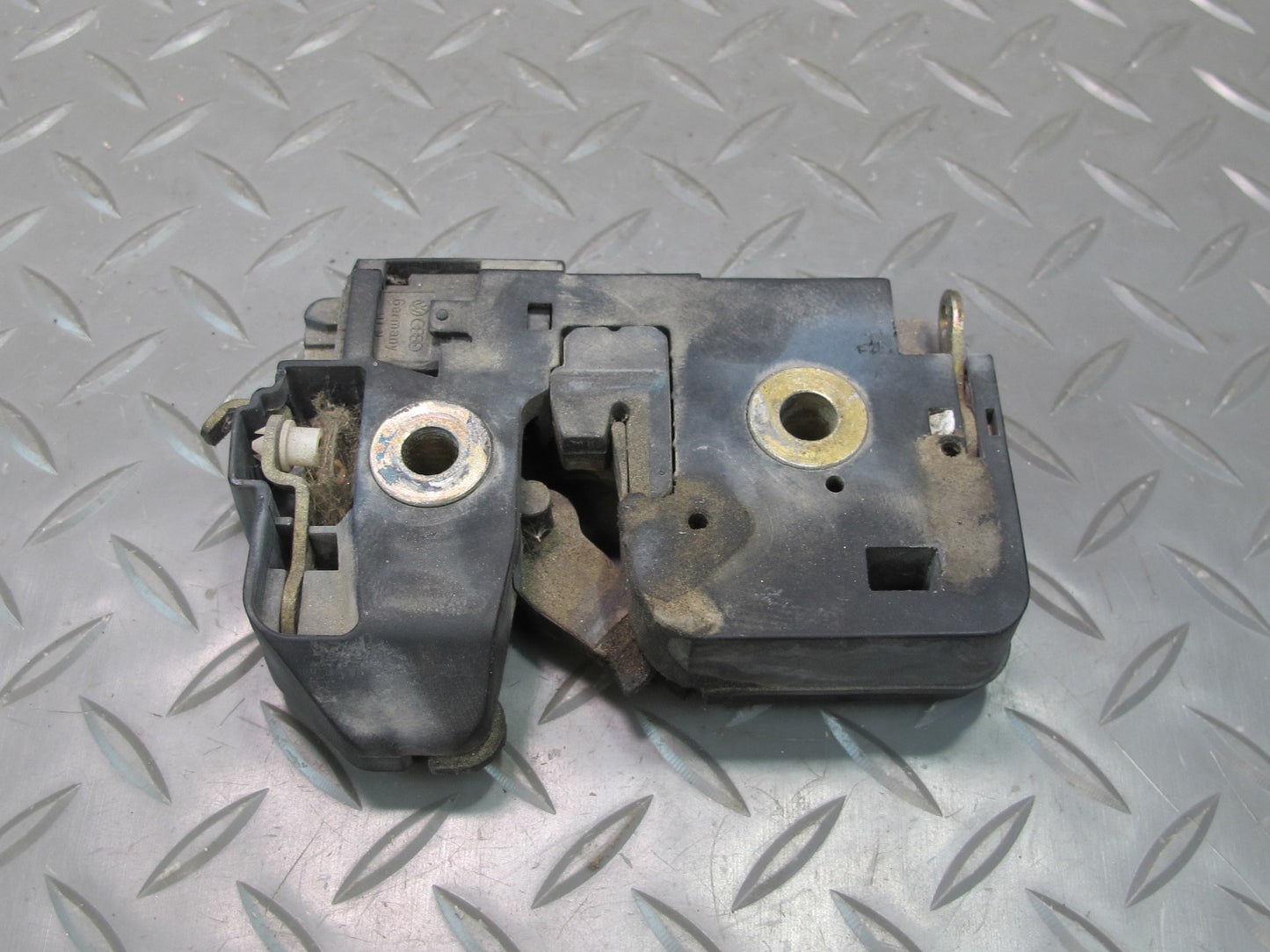 97-03 VW Eurovan T4 Rear Trunk Tailgate Hatch Lock Latch 701829211H OEM