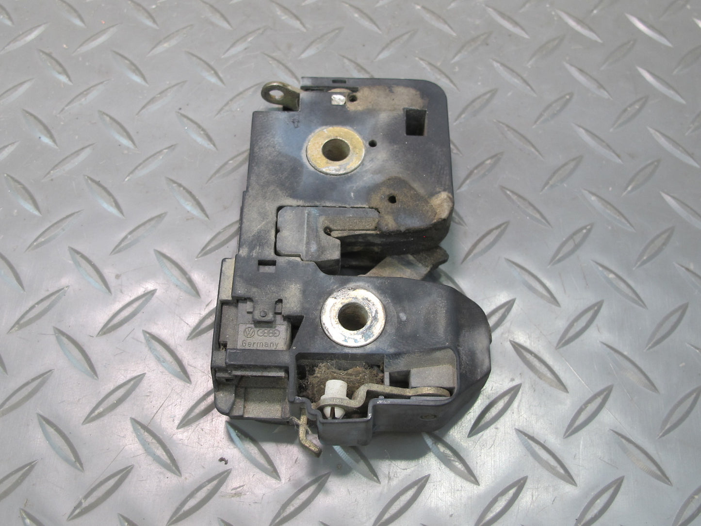 97-03 VW Eurovan T4 Rear Trunk Tailgate Hatch Lock Latch 701829211H OEM