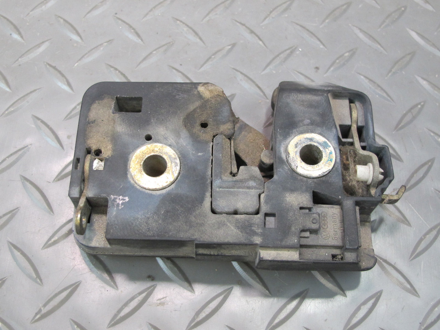 97-03 VW Eurovan T4 Rear Trunk Tailgate Hatch Lock Latch 701829211H OEM