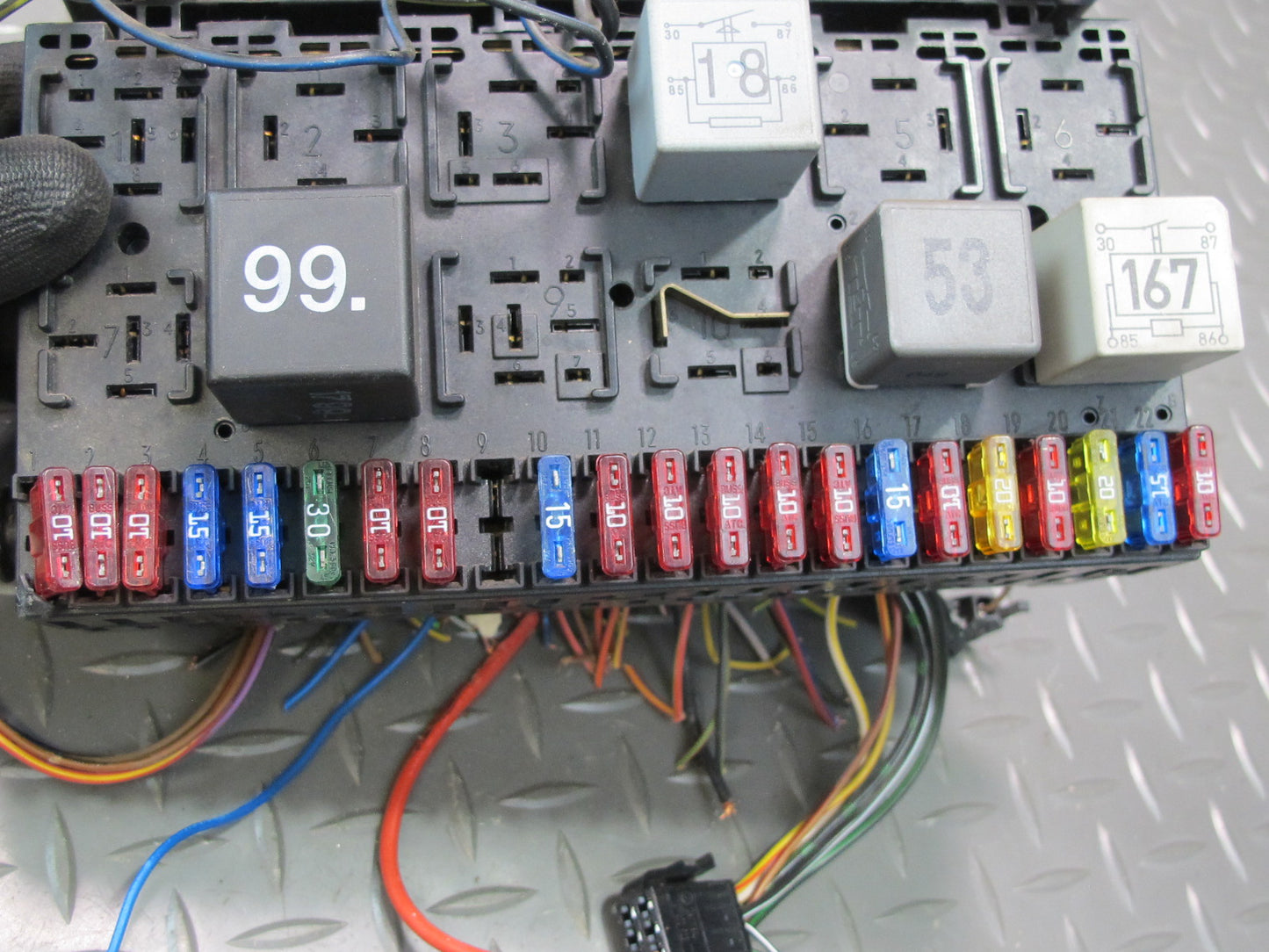 99-03 VW Eurovan T4 Power Distribution Fuse Relay Box Module OEM