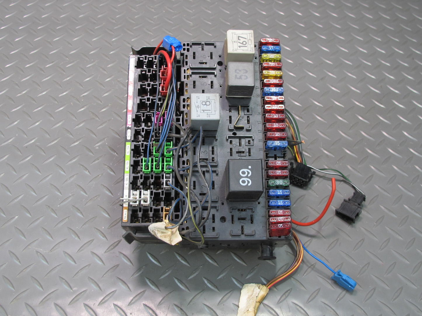 99-03 VW Eurovan T4 Power Distribution Fuse Relay Box Module OEM