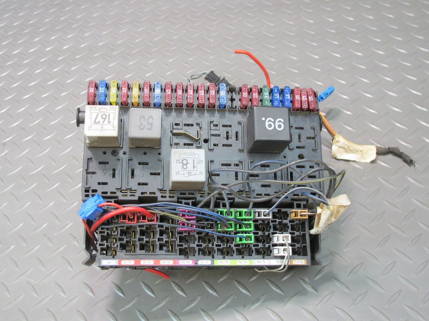 99-03 VW Eurovan T4 Power Distribution Fuse Relay Box Module OEM