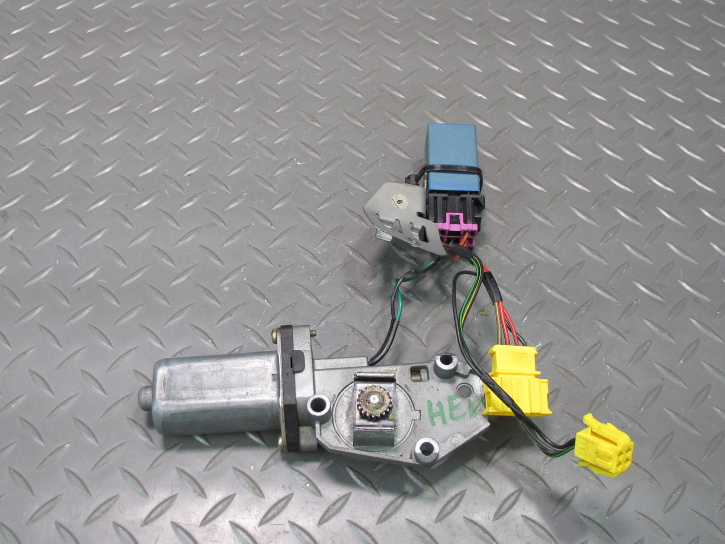 99-03 VW Eurovan T4 Sunroof Motor Drive Unit w Relay 701959731B OEM