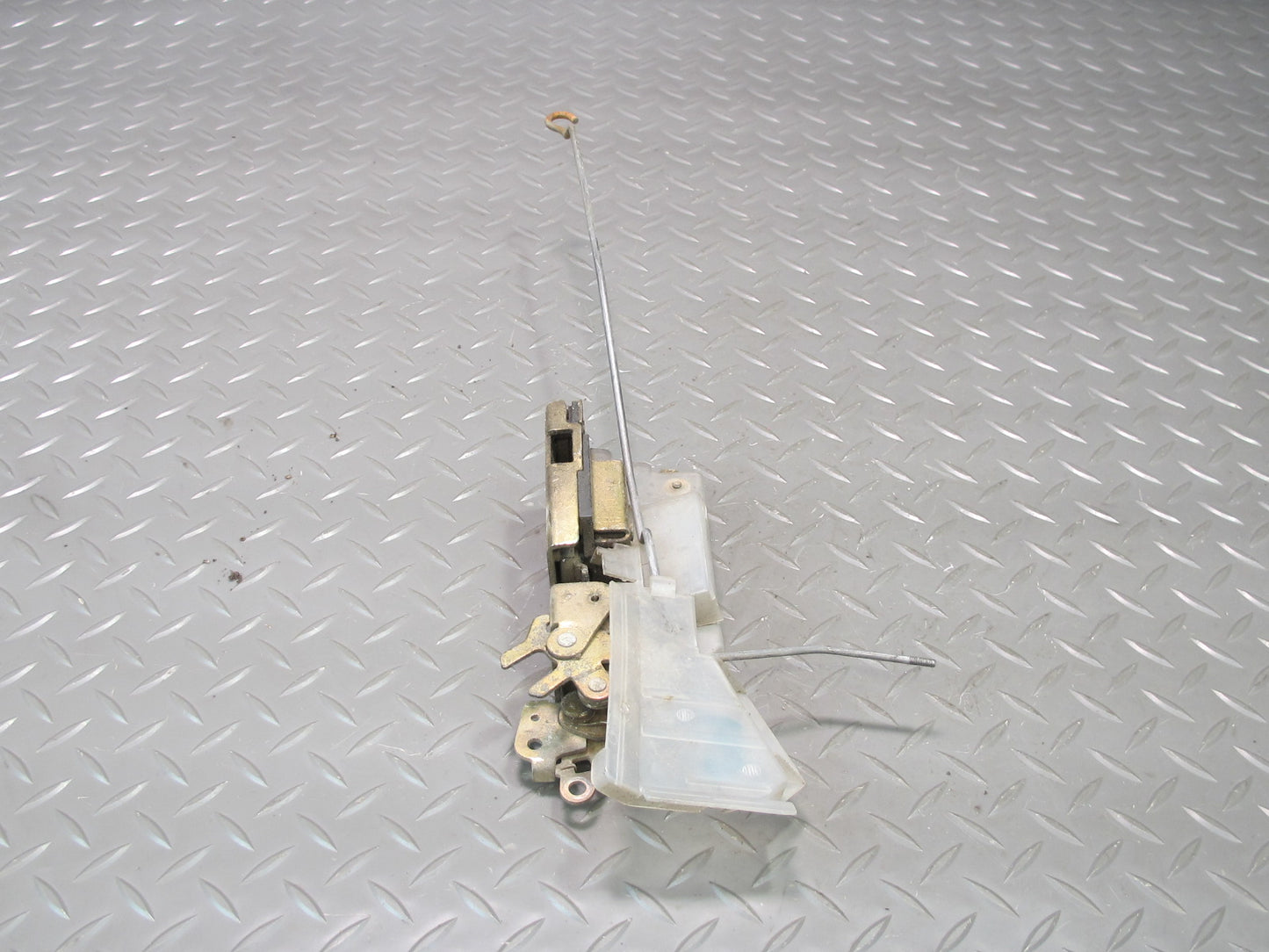 97-03 VW Eurovan T4 Front Left Door Lock Latch 701837015D OEM