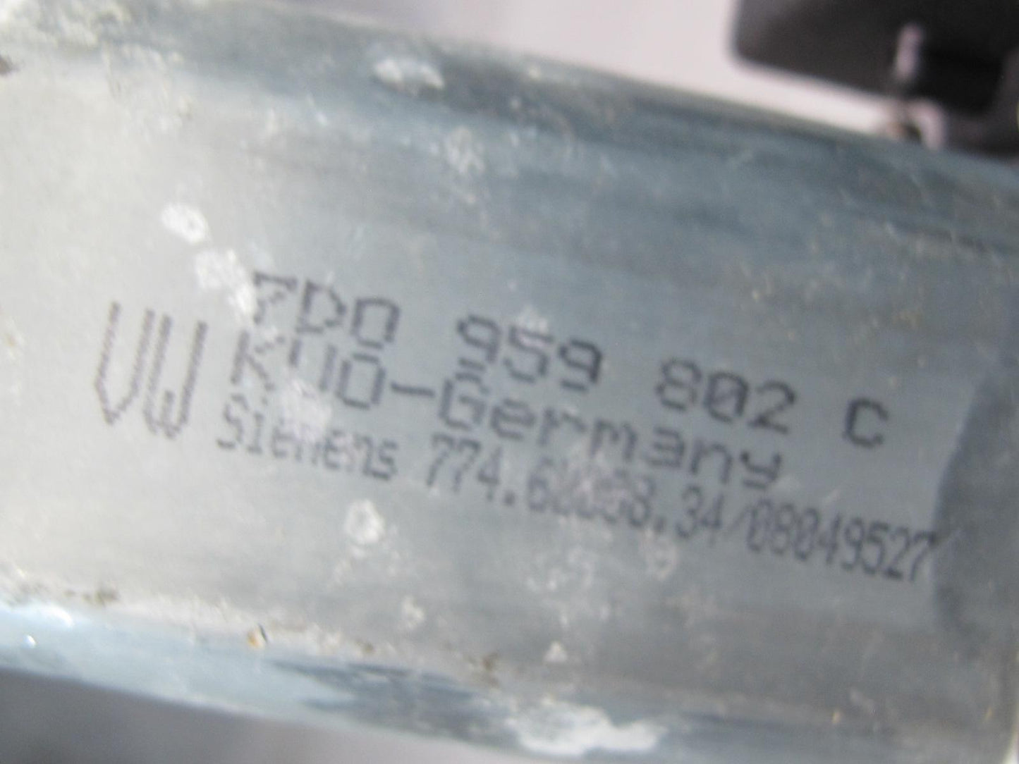 97-03 VW Eurovan T4 Front Right Door Window Regulator w Motor OEM