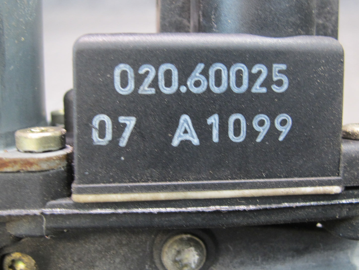 97-03 VW Eurovan T4 Front Right Door Window Regulator w Motor OEM