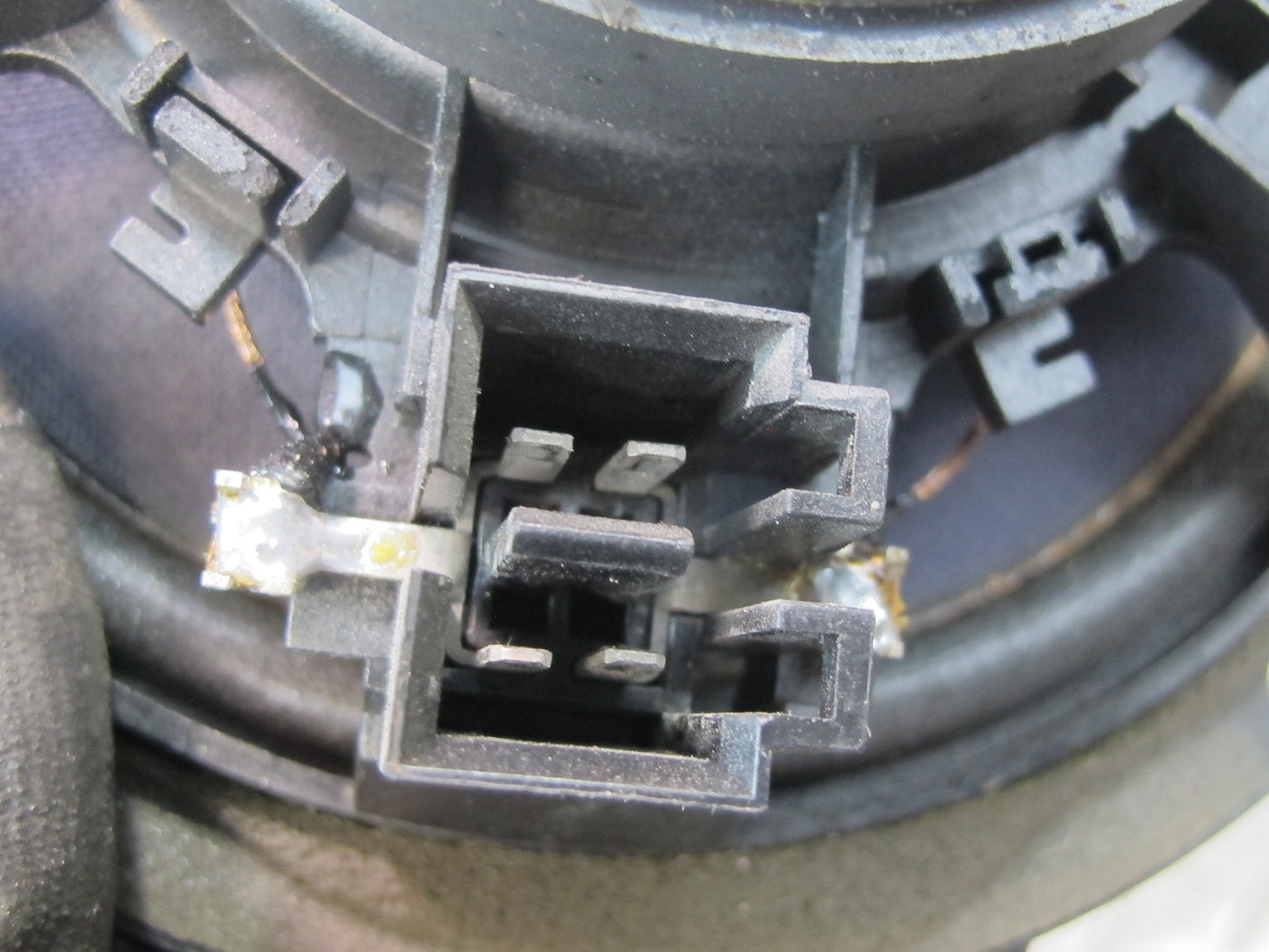 99-03 VW Eurovan T4 Set of 2 Front Left & Right Door Audio Speaker OEM