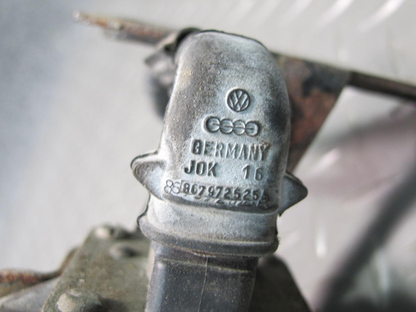 00-03 VW Eurovan T4 2.8L Engine Coolant Main Water Pump OEM