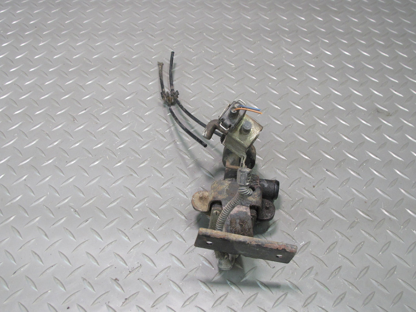 00-03 VW Eurovan T4 2.8L Engine Coolant Main Water Pump OEM