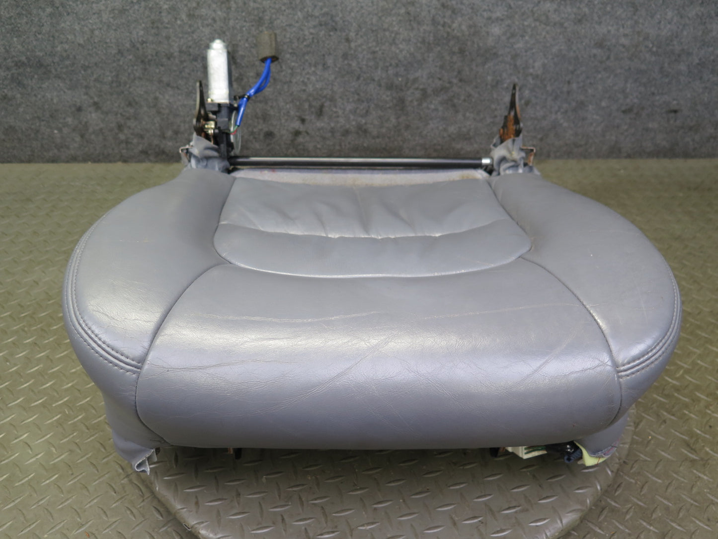 98-00 Lexus UCF20L LS400 Front Left Seat Lower Leather Cushion Gray w Switch OEM