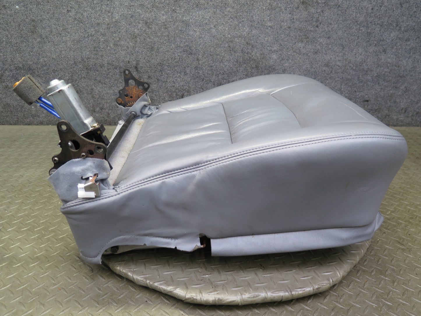 98-00 Lexus UCF20L LS400 Front Left Seat Lower Leather Cushion Gray w Switch OEM