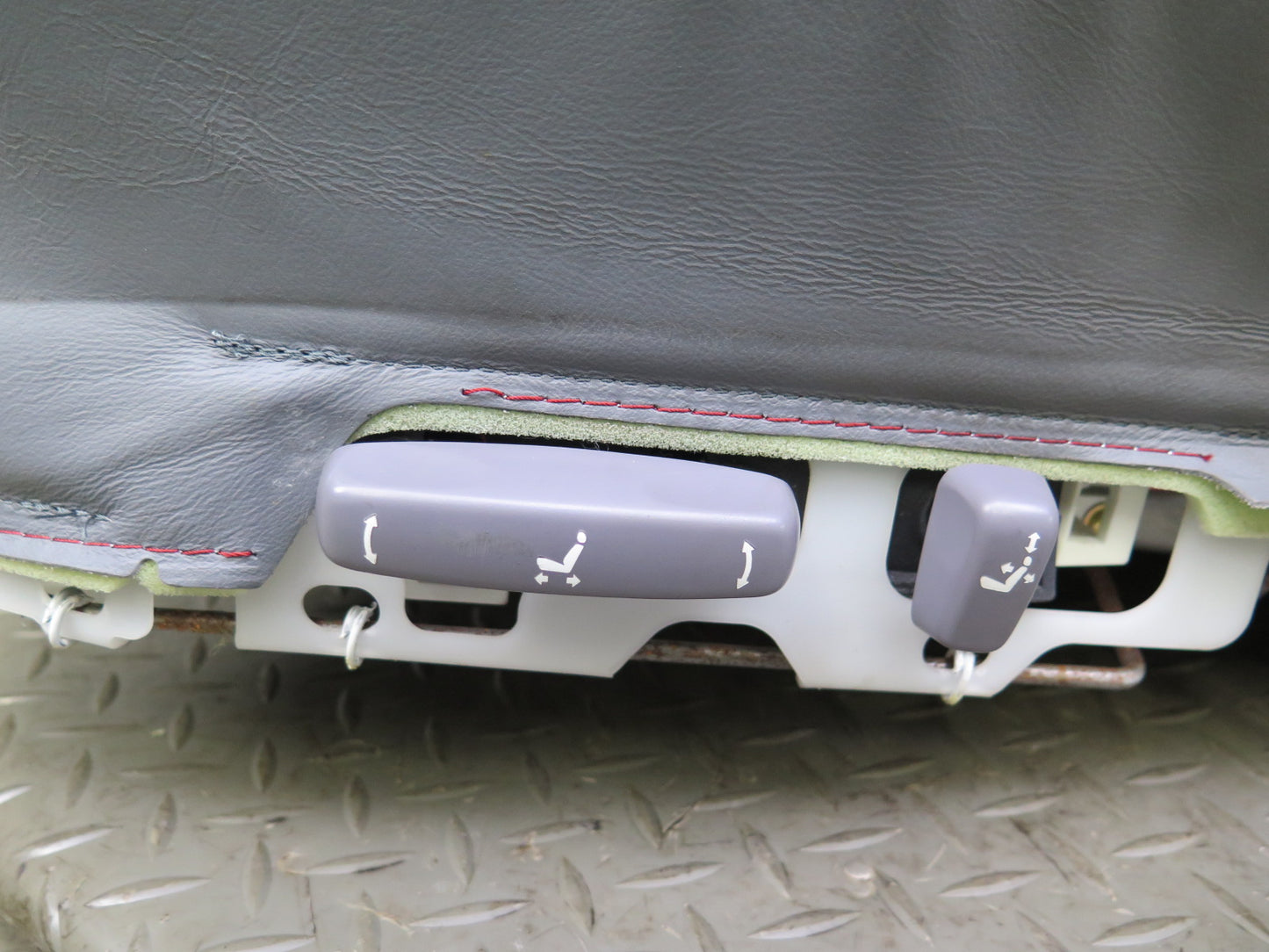 98-00 Lexus UCF20L LS400 Front Left Seat Lower Leather Cushion Gray w Switch OEM