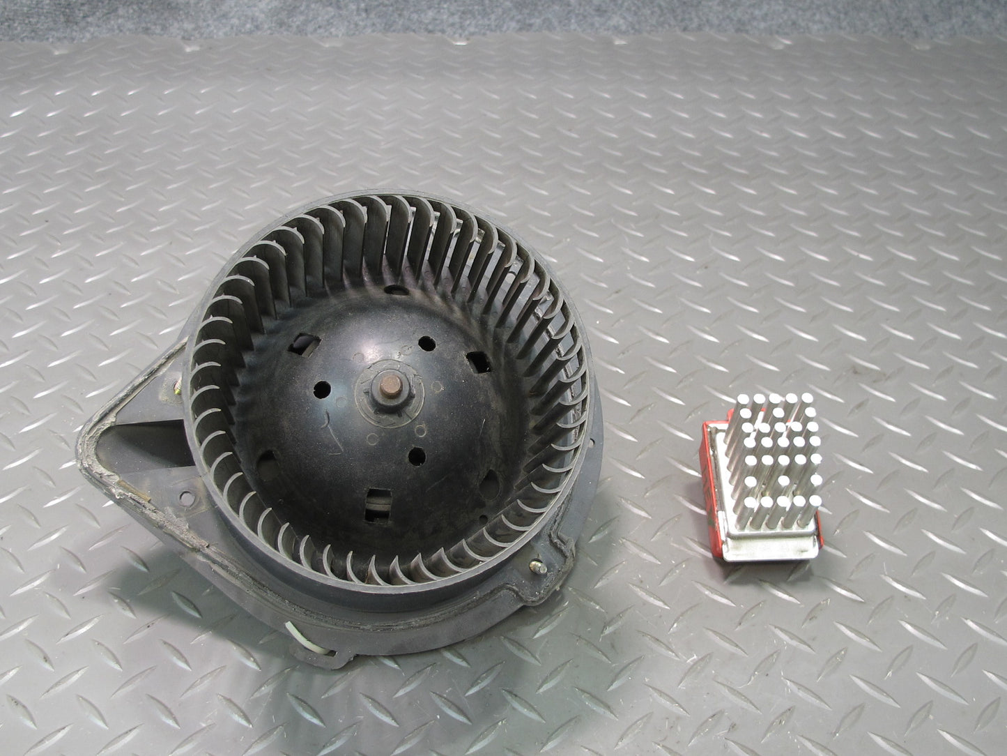 99-03 VW Eurovan T4 A/C Heater Blower Motor Fan w Resistor OEM