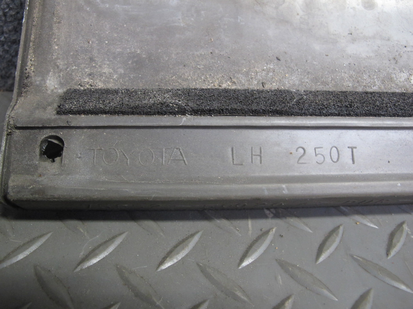 98-00 Lexus UCF20L LS400 Front & Rear Left Skirt Rocker Panel Molding Set OEM