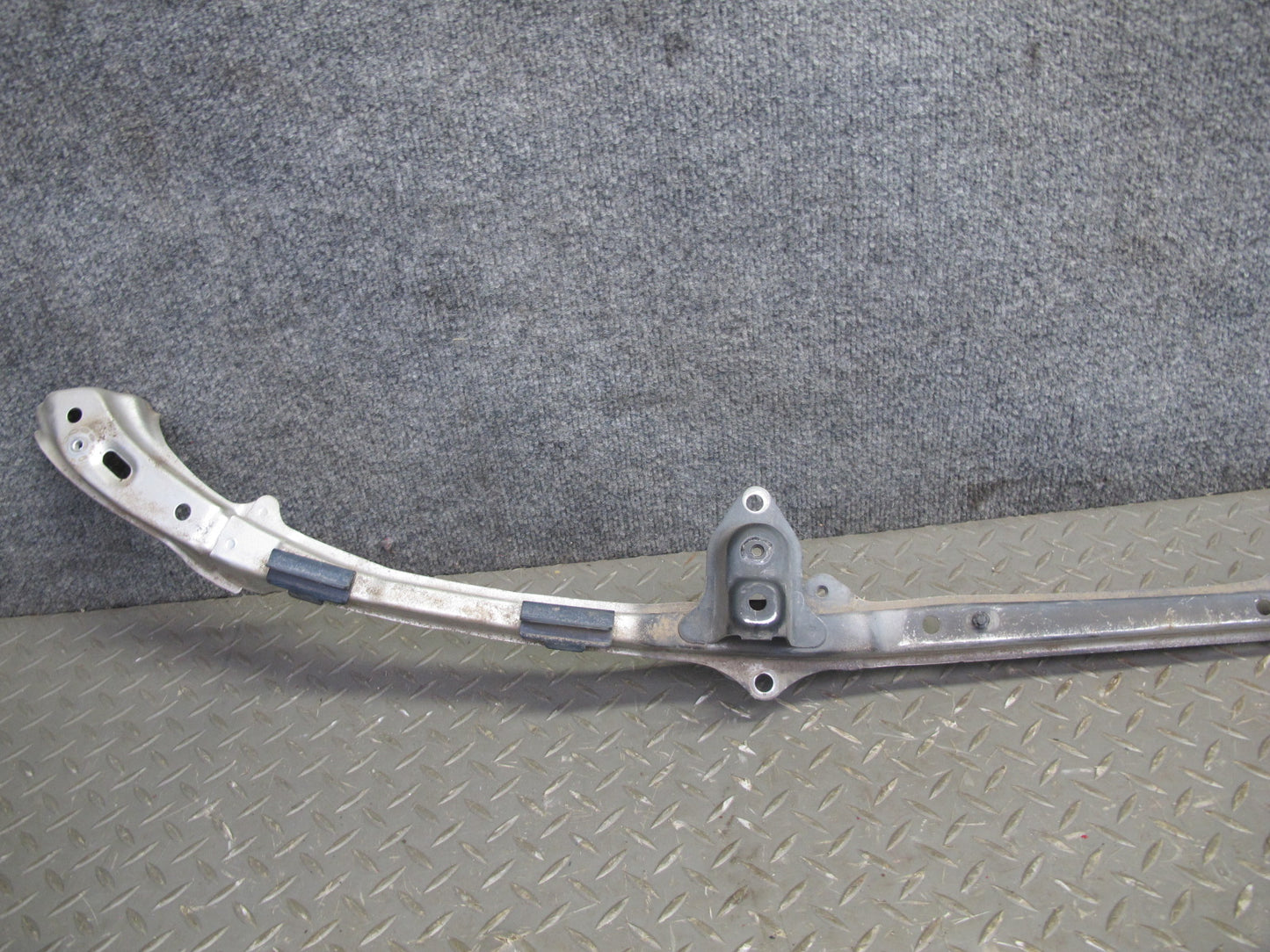 98-00 Lexus UCF20L LS400 Front Bumper Reinforcement Upper Bracket Bar OEM