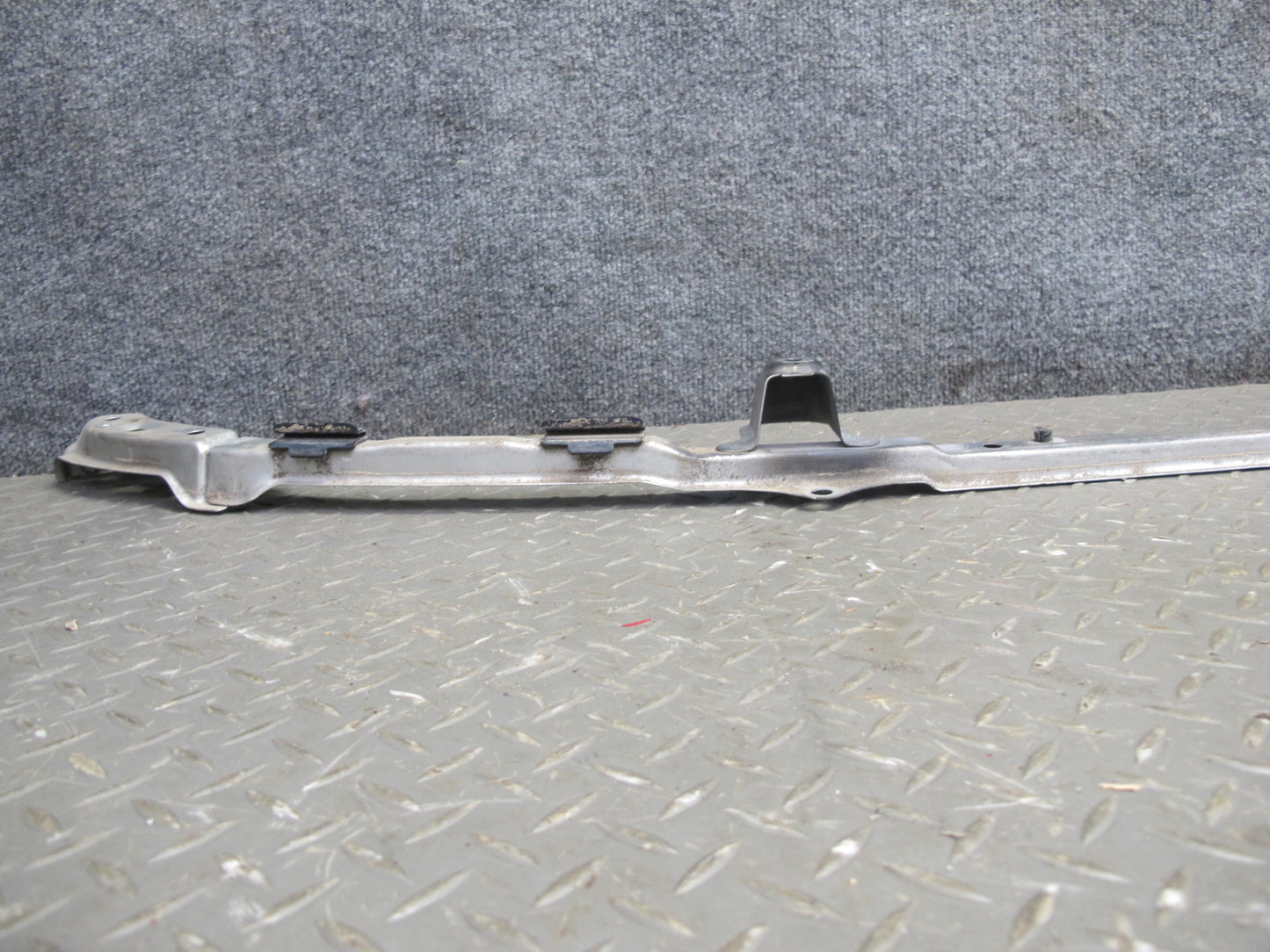 98-00 Lexus UCF20L LS400 Front Bumper Reinforcement Upper Bracket Bar OEM