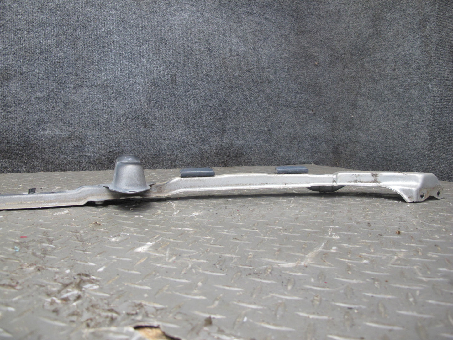 98-00 Lexus UCF20L LS400 Front Bumper Reinforcement Upper Bracket Bar OEM