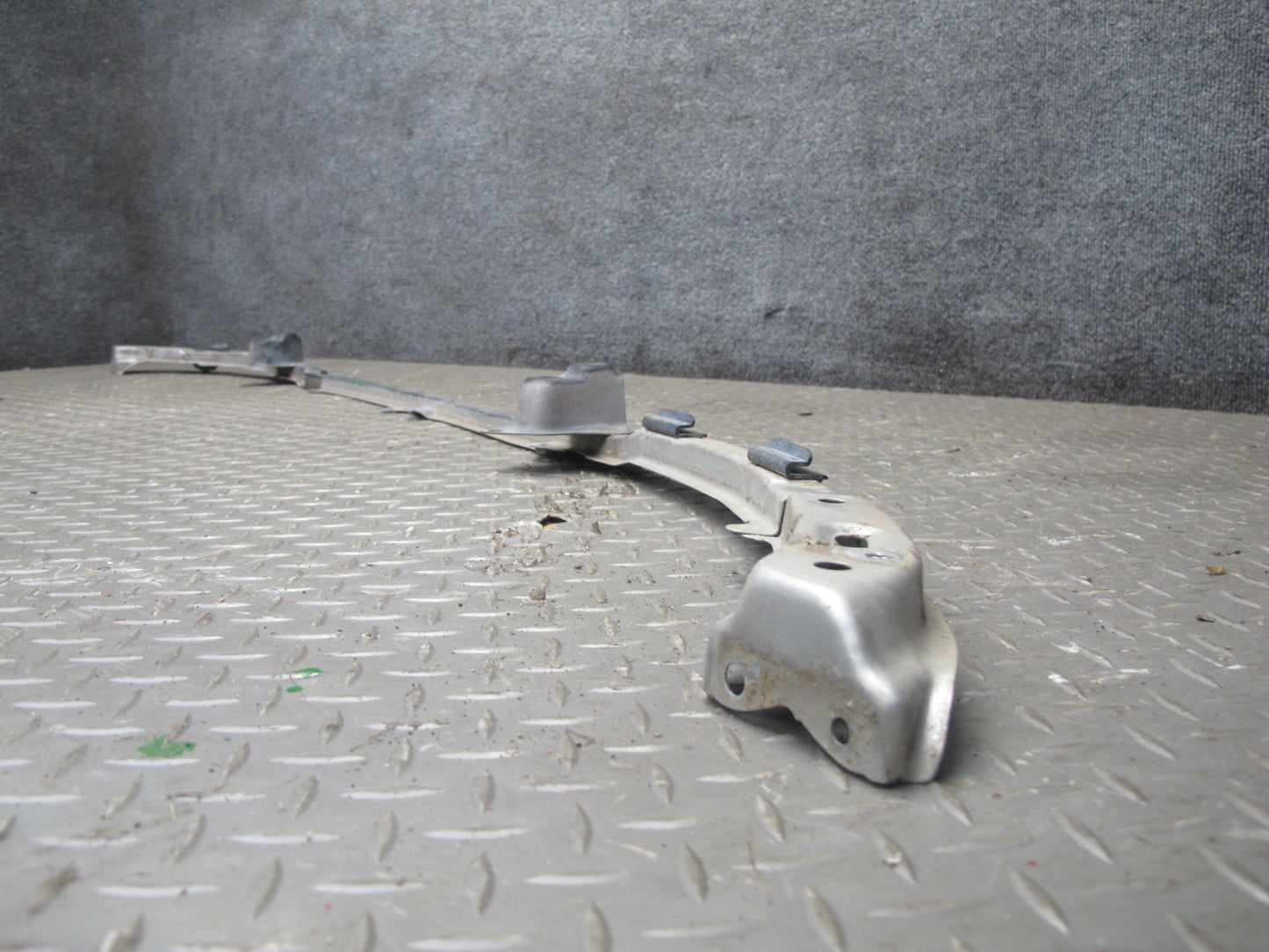 98-00 Lexus UCF20L LS400 Front Bumper Reinforcement Upper Bracket Bar OEM