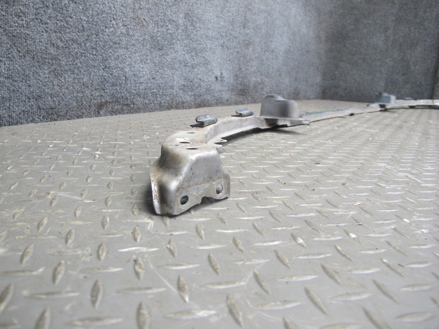 98-00 Lexus UCF20L LS400 Front Bumper Reinforcement Upper Bracket Bar OEM