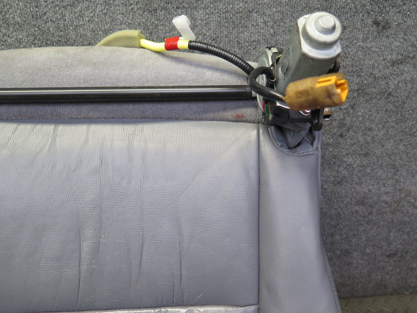 98-00 Lexus UCF20 LS400 Front Right Seat Lower Leather Cushion Gray w Switch OEM