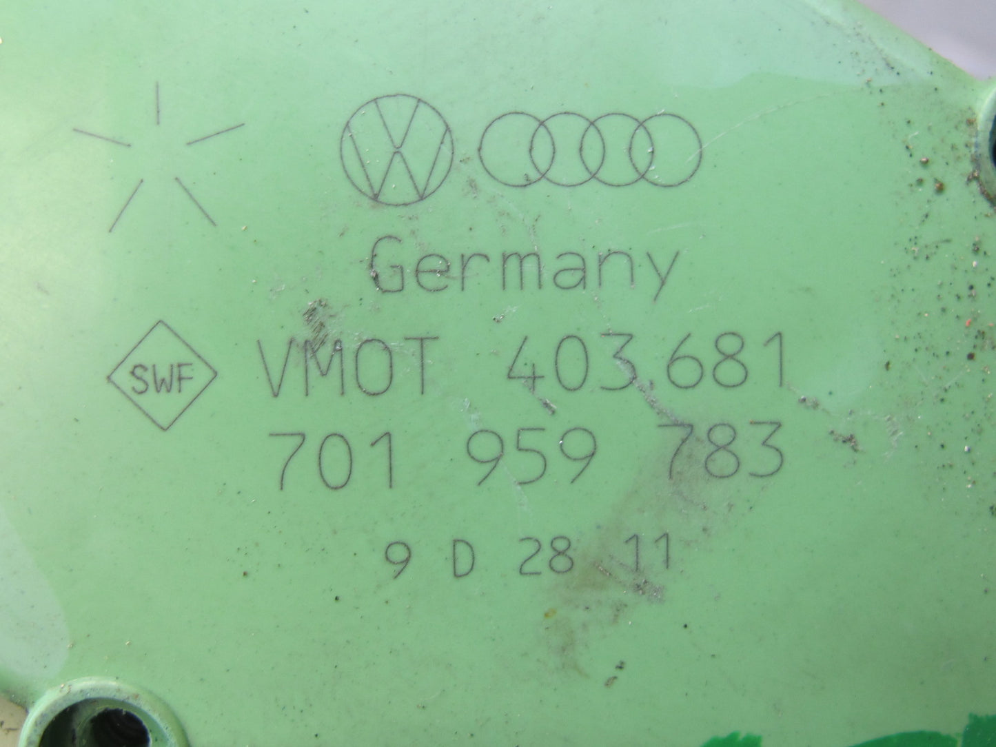 97-03 VW Eurovan T4 Sliding Door Lock Actuator Motor 701959783 OEM