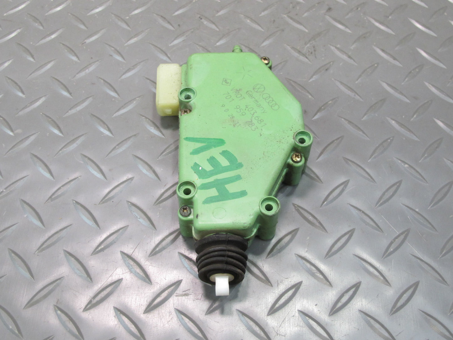 97-03 VW Eurovan T4 Sliding Door Lock Actuator Motor 701959783 OEM