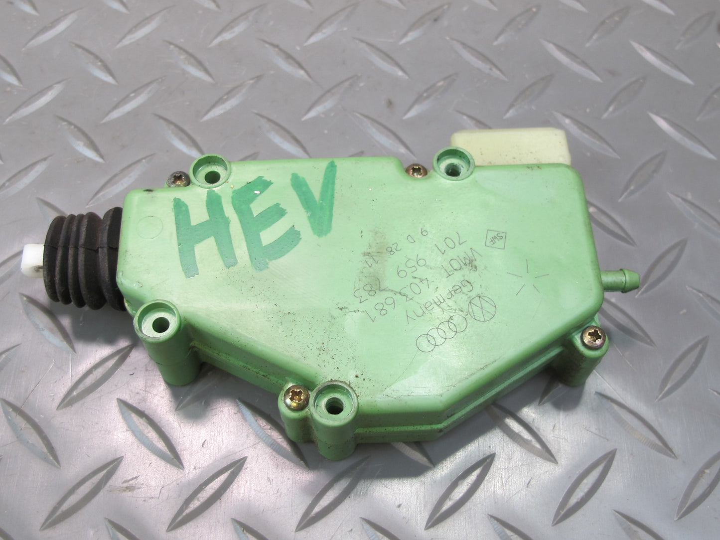 97-03 VW Eurovan T4 Sliding Door Lock Actuator Motor 701959783 OEM